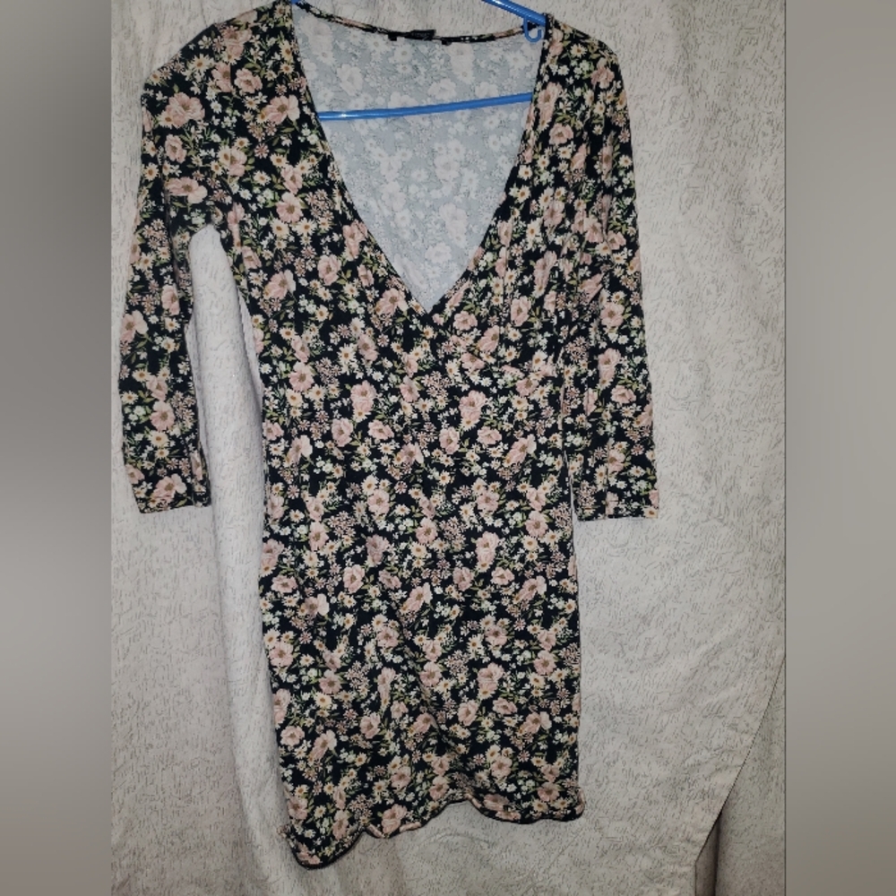 Forever 21 Black Floral Long Sleeve Dress